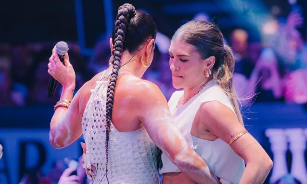 Ivete participa do ensaio da Timbalada
