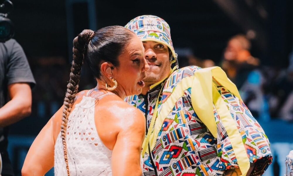 Ivete participa do ensaio da Timbalada