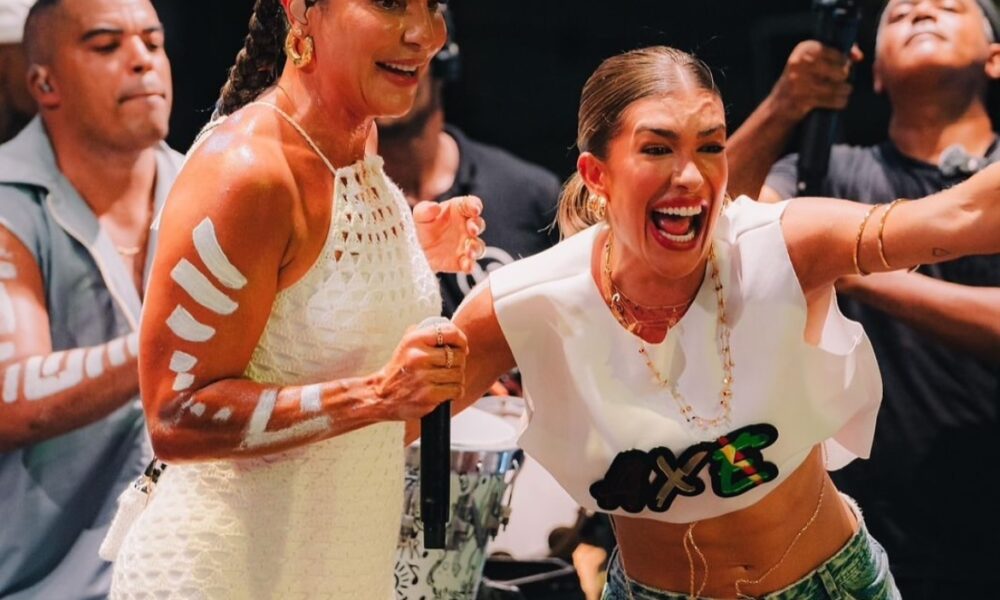 Ivete participa do ensaio da Timbalada