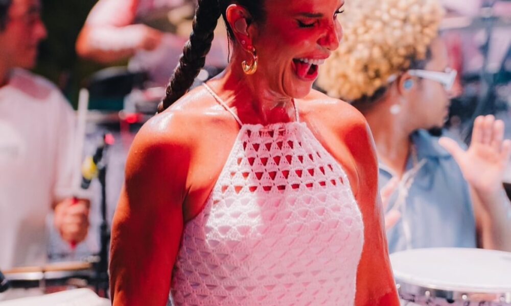 Ivete participa do ensaio da Timbalada