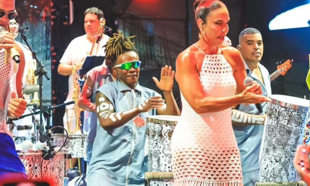 Ivete participa do ensaio da Timbalada