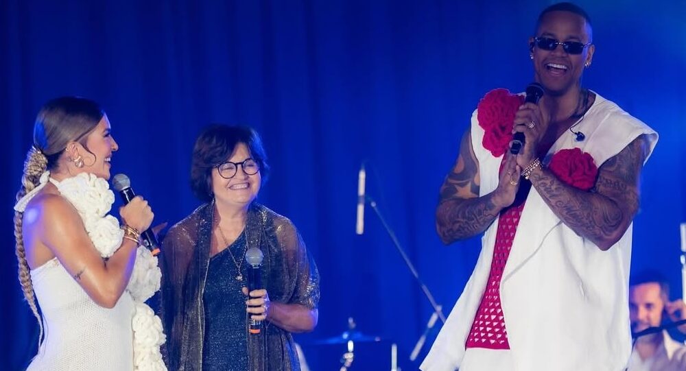 Fotos da Noite da Aclamação comandada por Léo Santana e Lore Improta
