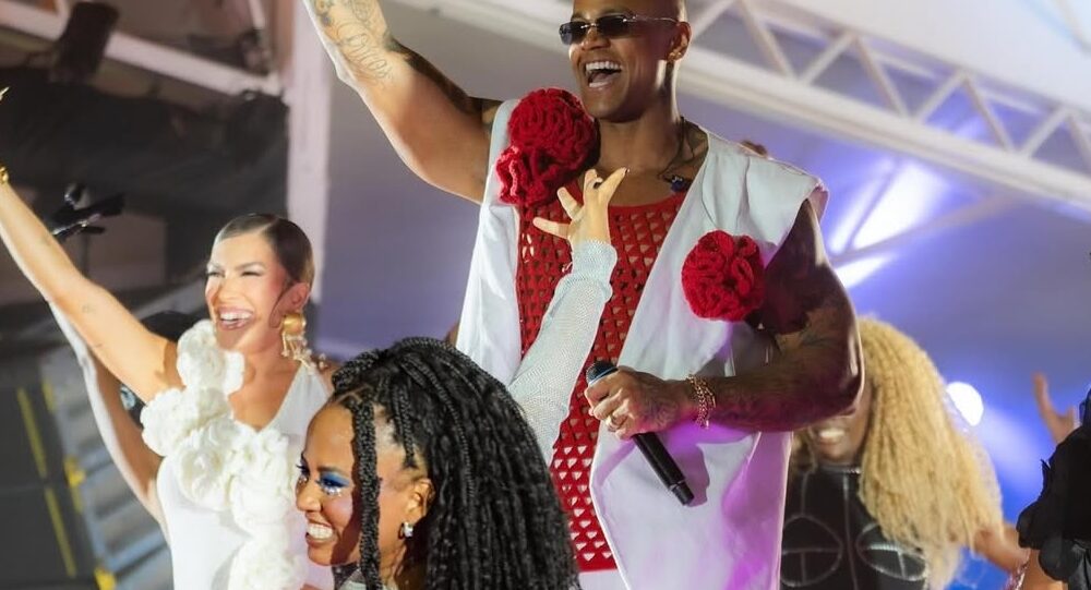Fotos da Noite da Aclamação comandada por Léo Santana e Lore Improta