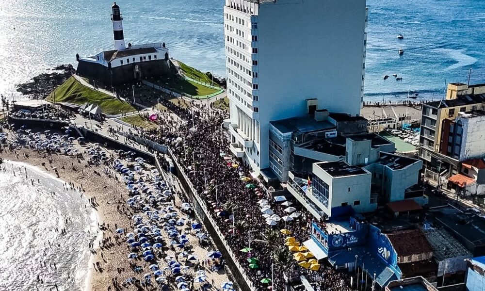 Bell Marques no aniversário de 5 anos da Salvador FM