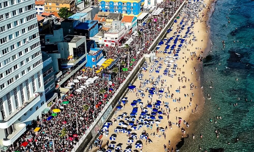 Bell Marques no aniversário de 5 anos da Salvador FM
