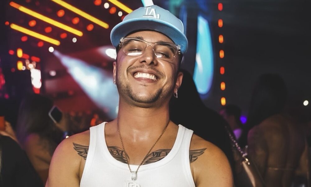 Artistas e influenciadores prestigiam edição histórica do Baile da Santinha