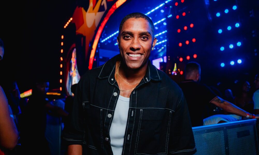 Artistas e influenciadores prestigiam edição histórica do Baile da Santinha